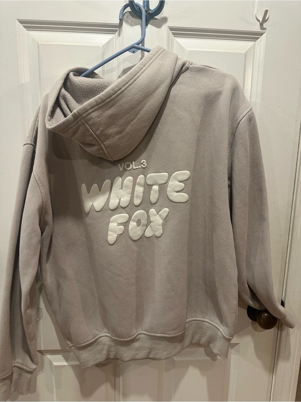 White Fox Beige Size Small Medium Sweatshirt Hoodie